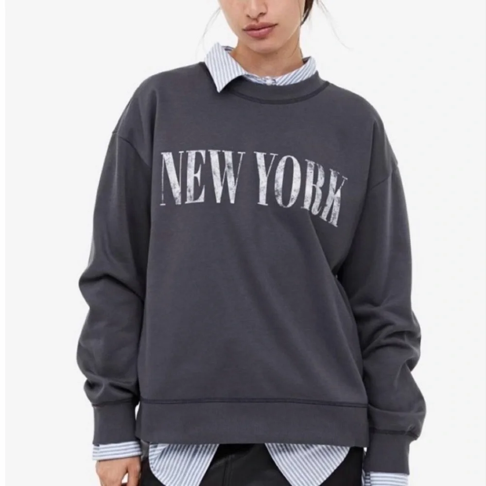 H&M Charcoal New York Sweatshirt - Picture 1 of 5